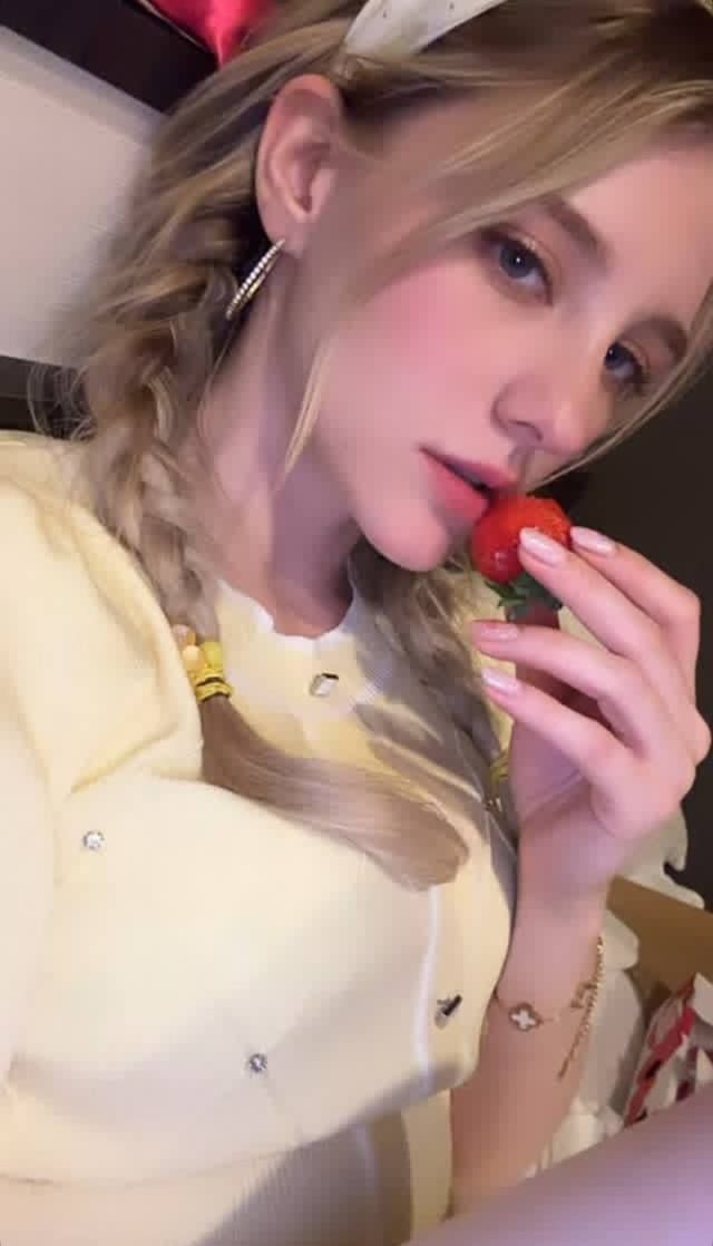 I accept payment in person  +1 (859) 316-7108 NEW SEXY YOUNG GIRL🐱IM READY FOR U NOW💐🍭INCALL AND OUTCALL💐🍓TIGHT****🐱👅VERY FRE - Image 2